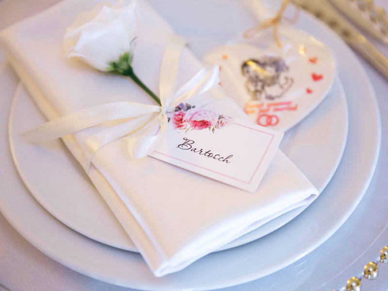 Elegant floral wedding favour tags printed with Stockport wedding stationery experts Nettl of stockport offering wedding stationery for every phase of your wedding journey